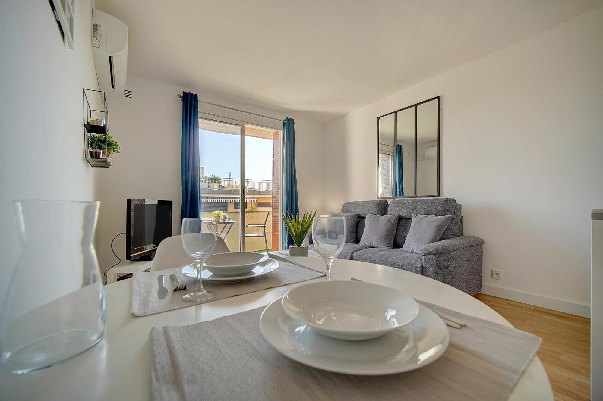 Le Palm - 100M Plage - Croisette - Verriere Cote D'Azur Cannes Eksteriør bilde
